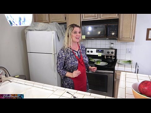 ❤️ Stepmom u munghje in cucina prima di a so data ❤ Super porn à co.marketapp.top ☑
